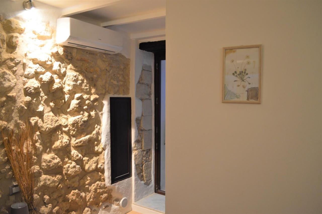 Domu 600 - Suite Mini Appartamento Cagliari Centro Storico Exterior photo